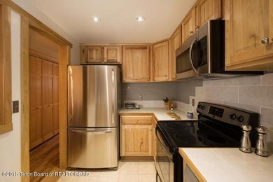 6. Kitchen (640x427)