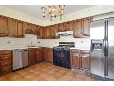 2300 Rohlwing Rd, Rolling Meadows, IL 60008 - photo 3