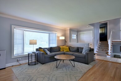 982 S Parkside Ave, Elmhurst, IL 60126 - photo 4