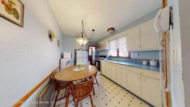 206 Bache Ave, Staten Island, NY 10306 - photo 5