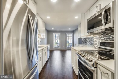 9944 Longford Ct, Vienna, VA 22181 - photo 6