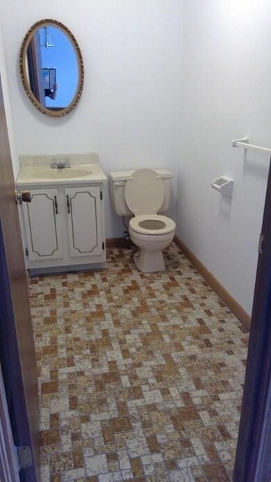 96 Beekman Dr, Agawam, MA 01001 - photo 7