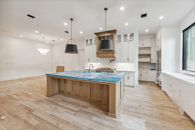 1043 W 41st St, Houston, TX 77018 - photo 5