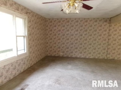 561 Elm St, Metamora, IL 61548 - photo 7