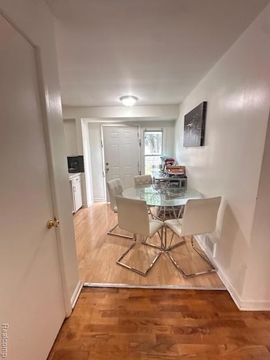 1410 Berrywood Ln, Flint, MI 48507 - photo 4