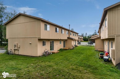 12541 Silver Fox Lane-large-006-Yard-150