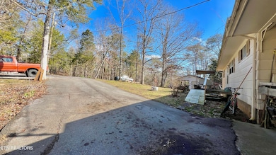 1803 Elkins Rd, Kodak, TN 37764