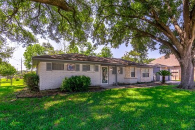 1009 Hicks St, Tomball, TX 77375 - photo 6