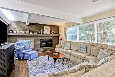 810 Riedel Dr, Houston, TX 77024 - photo 3