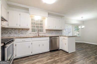 5498 Aucilla Creek Ln, Stone Mountain, GA 30087 - photo 4