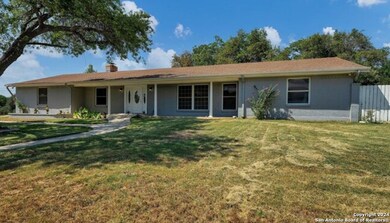 1123 Hillcrest Dr, New Braunfels, TX 78130 - photo 5