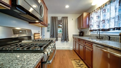 97 Arcadia Blvd, Springfield, MA 01118 - photo 3