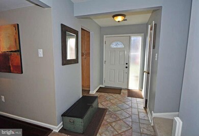 3031 Mission Square Dr, Fairfax, VA 22031 - photo 2