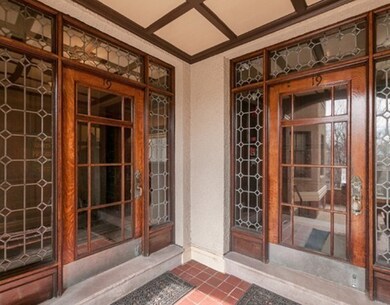 19 Agassiz St unit 2, Cambridge, MA 02140 - photo 3