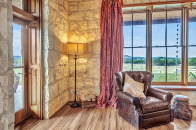 212 Siedler Strasse, Fredericksburg, TX 78624 - photo 7