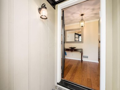 Insulated Foyer