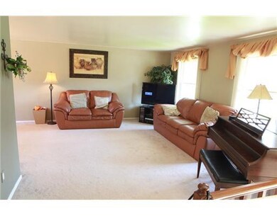 Living Room. SPACIOUS  BRIGHT  FRESHLY PAINTED  LI
