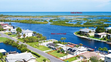2-Canal-home-with-direct-access-to-Gulf