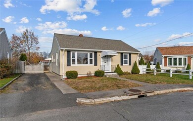 34 Bellmore Dr, Pawtucket, RI 02861 - photo 2