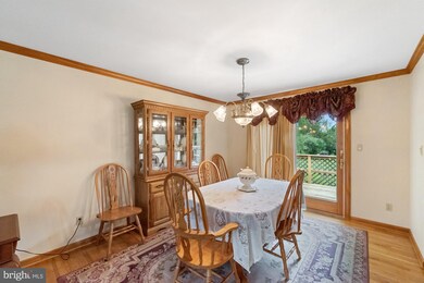 608 Sherry Dr, Sykesville, MD 21784 - photo 4