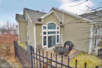 61 Pilot Ln, Staten Island, NY 10309 - photo 4