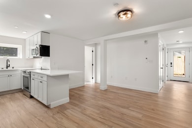 8 Enon St unit B03, Beverly, MA 01915 - photo 2
