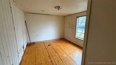 520 E 5th St, Hulbert, OK 74441 - photo 4