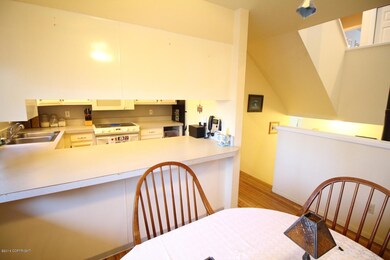 Dining to Kitchen