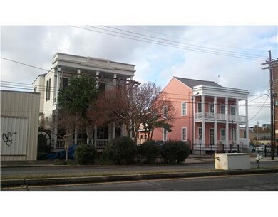 Photo. NEIGHBORS TO THE RIGHT