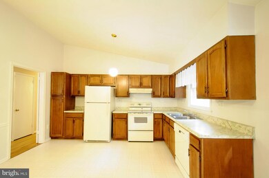 12305 Running Deer Rd, Manassas, VA 20112 - photo 2