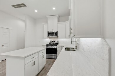 8139 Sunnyhill St, Houston, TX 77088 - photo 4