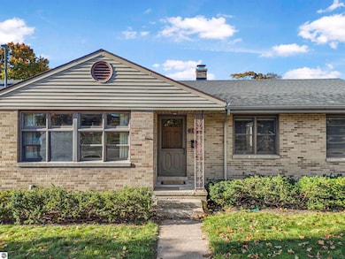 315 N Simon St, Cadillac, MI 49601 - photo 4