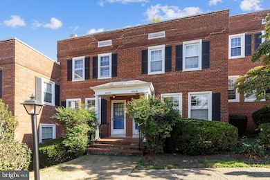 4849 28th St S unit B, Arlington, VA 22206 - photo 2