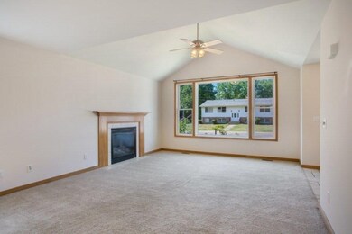 04_611EClaySt_1_LivingRoom_LowRes