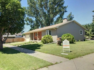 1002 5th Street West 8<|><|>