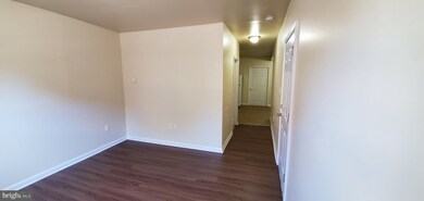 29 N Main St unit 2E, Spring City, PA 19475 - photo 4