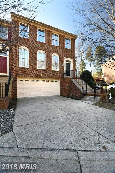 11415 Hollowstone Dr, Rockville, MD 20852 - photo 2