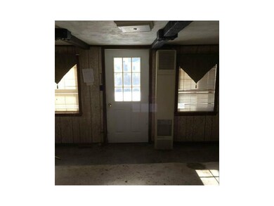 Entry/Foyer.