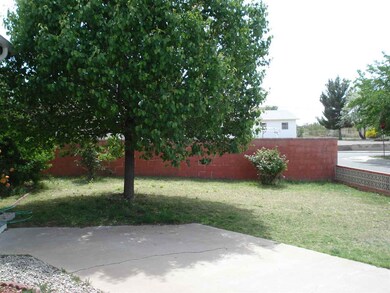 2302 Baylor Ave, Alamogordo, NM 88310 - photo 2