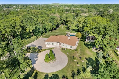 921 S Batavia Ave, Geneva, IL 60134 - photo 2