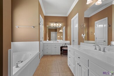 4330 Wilderness Run Dr, Zachary, LA 70791 - photo 4