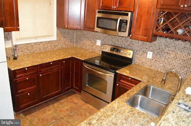 9302 Sparrow Valley Dr, Montgomery Village, MD 20886 - photo 5