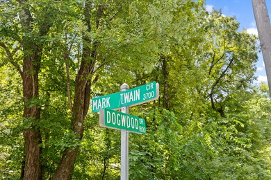 Mark Twain Circle