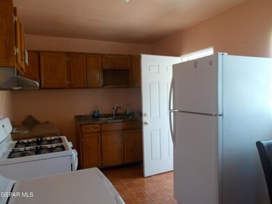 7724 Mustang Ave, El Paso, TX 79915 - photo 6