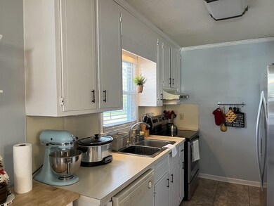 505 S 2nd Ave, Siler City, NC 27344 - photo 7