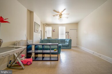 527 E Lafayette St, Norristown, PA 19401 - photo 2