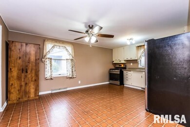 126 N Eisele Dr, Peoria, IL 61604 - photo 2