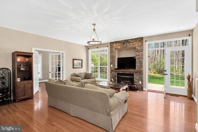 19722 Lovella Country Ct, Purcellville, VA 20132 - photo 4