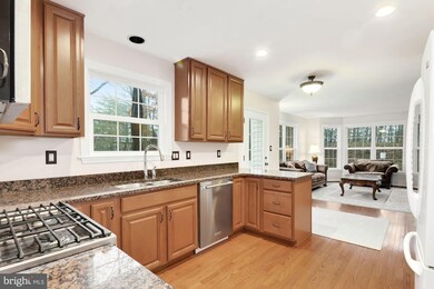 6461 Coxwold Dr, Elkridge, MD 21075 - photo 7