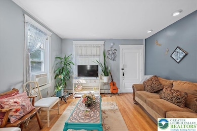 2333 S 4th St, Allentown, PA 18103 - photo 3